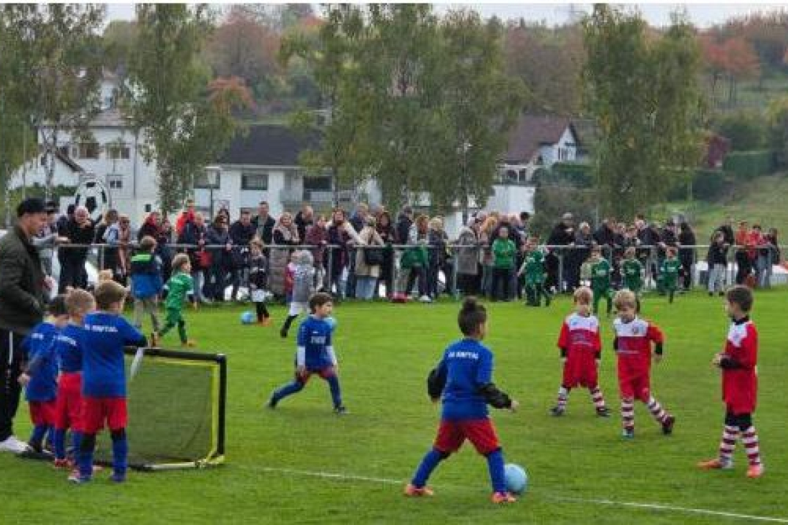 450 Nachwuchskicker waren am Ball